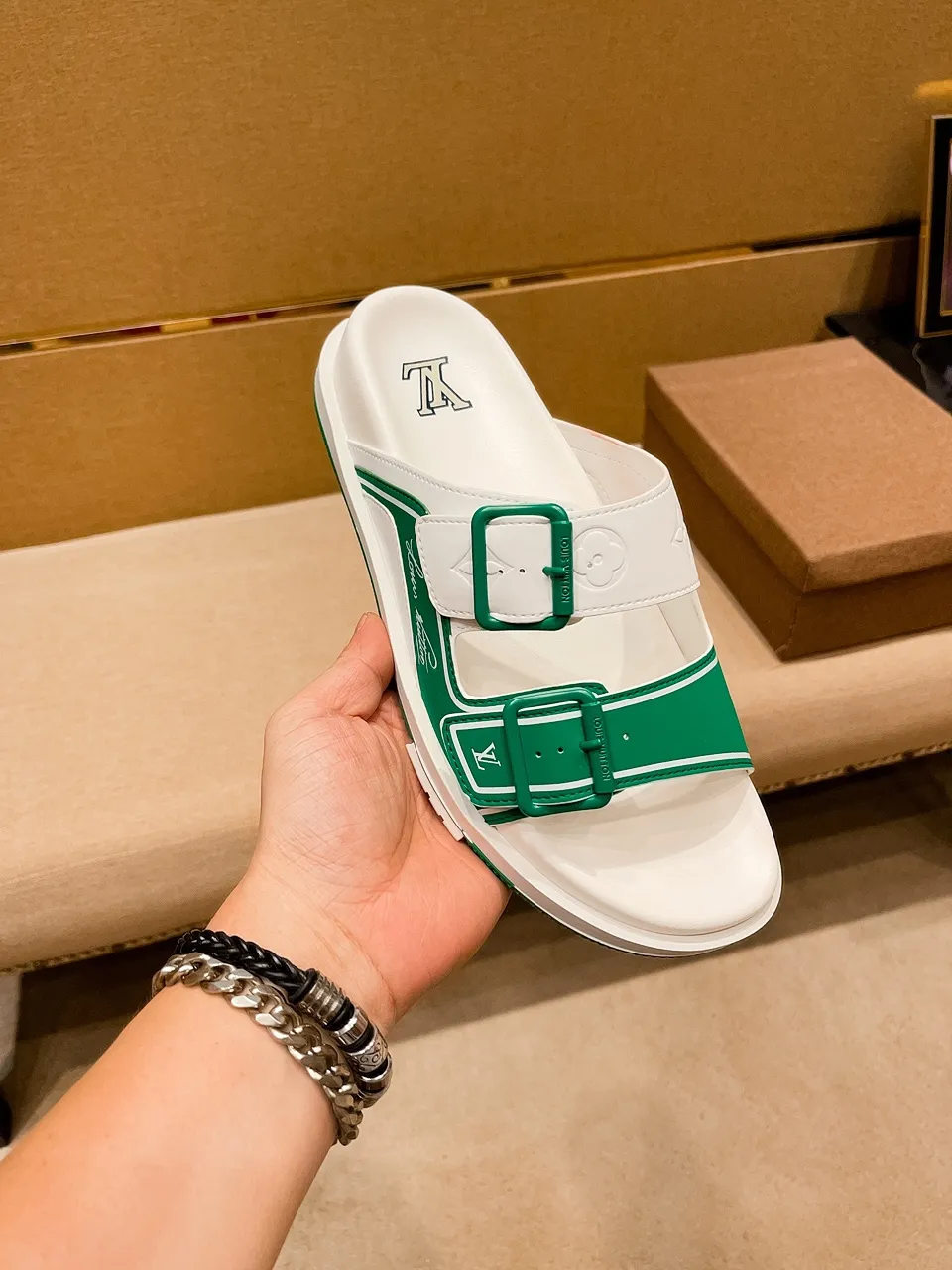 Men's shoes 💰 380 💰 New model on the market 🔥 [LV 🔥 Slippers] High-end 1:1 mold customization of first-layer cowhide, original upgraded version of the outsole, lighter and non-slip. The market's top quality, fashionable and trendy, versatile and popular, simple yet tasteful, a must-have for fashionistas, exuding a fashionable and casual atmosphere, fashion is at your feet, full of confidence, the same style at the counter 👍The season of spring and summer slippers is here, they are super beautiful to wear, 38-44, multiple colors available🔥